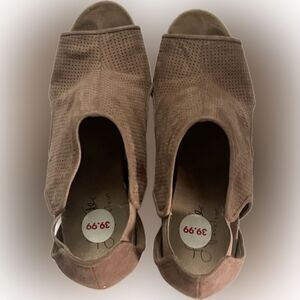 Life Stride Peep-Toe Wedges!